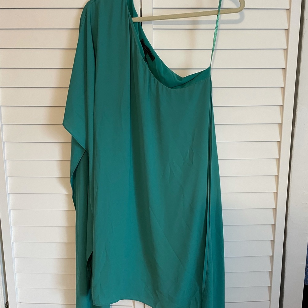 Bcbg green, short, one shoulder dress size 6